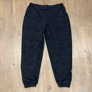 Athleta black Camo joggers women’s 12
